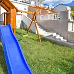 Dom wakacyjny House Rovana Rovanjska