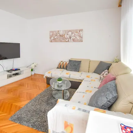 House Rovana Holiday home Rovanjska