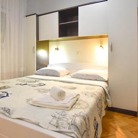House Rovana Сasa de vacaciones Rovanjska