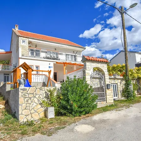 Сasa de vacaciones House Rovana